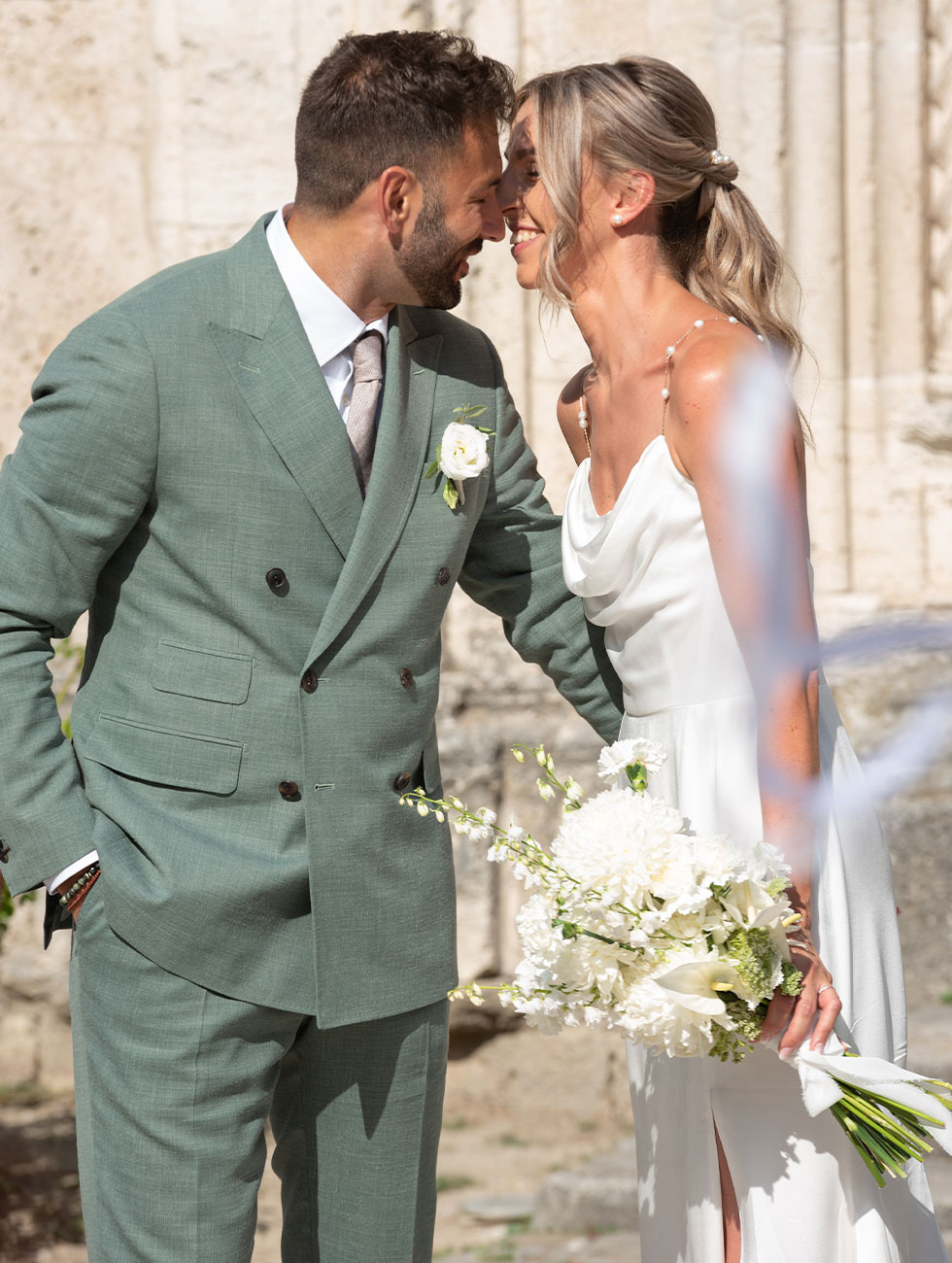 Fiori colorati per una festa di matrimonio