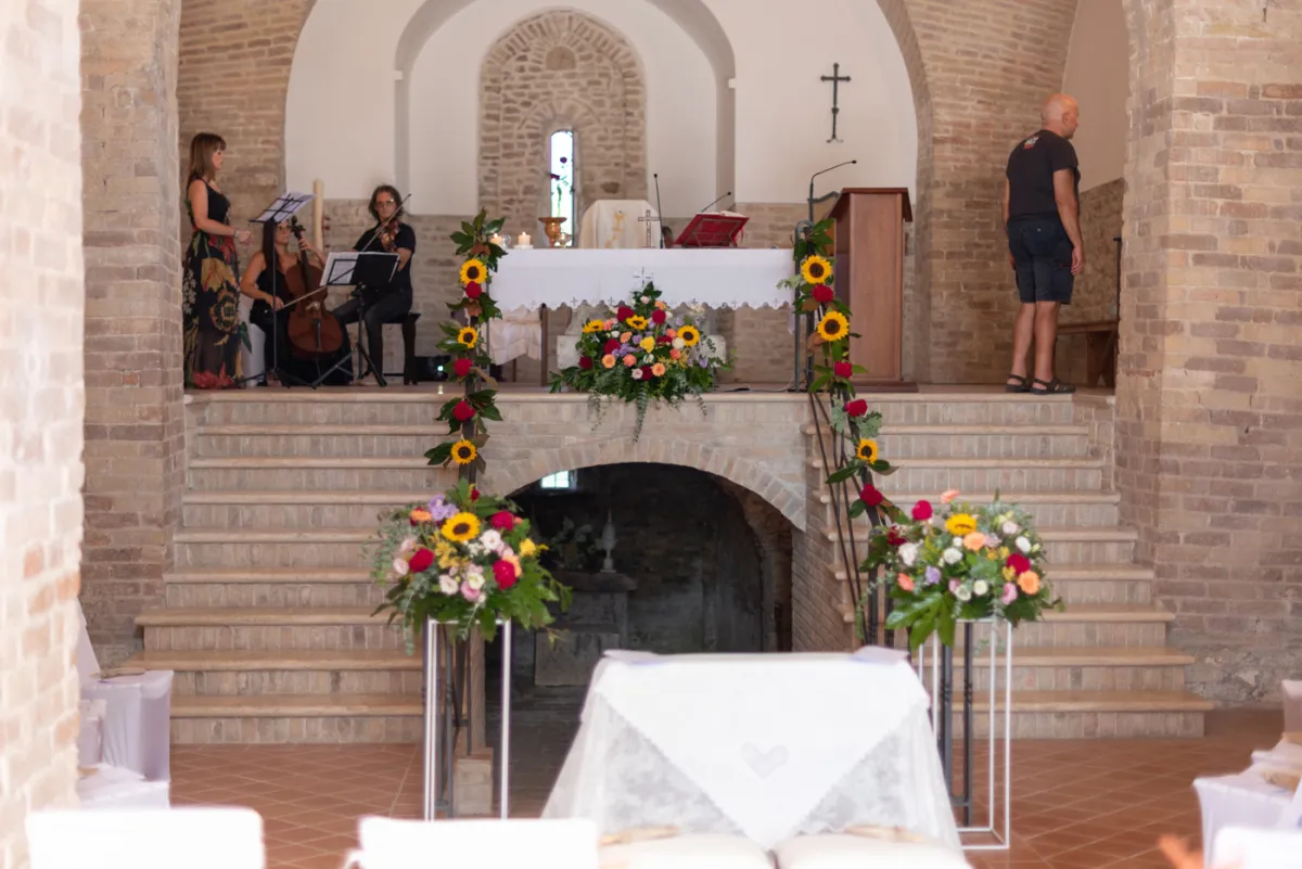Allestimento floreale Favola Carioca per matrimonio a Monsampolo del Tronto - foto 15
