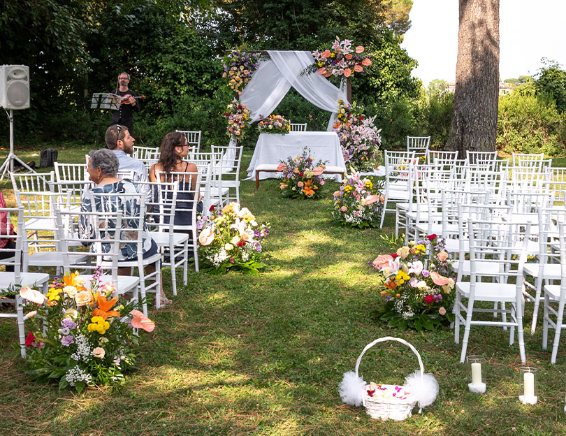 Immagine recensione coppia di sposi per matrimonio allestito da Pomodori e Tulipani - Ambra Simonetti Flower Artist